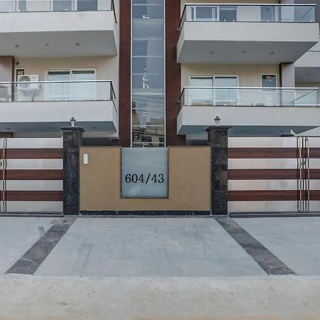 فندق Collection O The Doors Near Appu Ghar غورغاون المظهر الخارجي الصورة