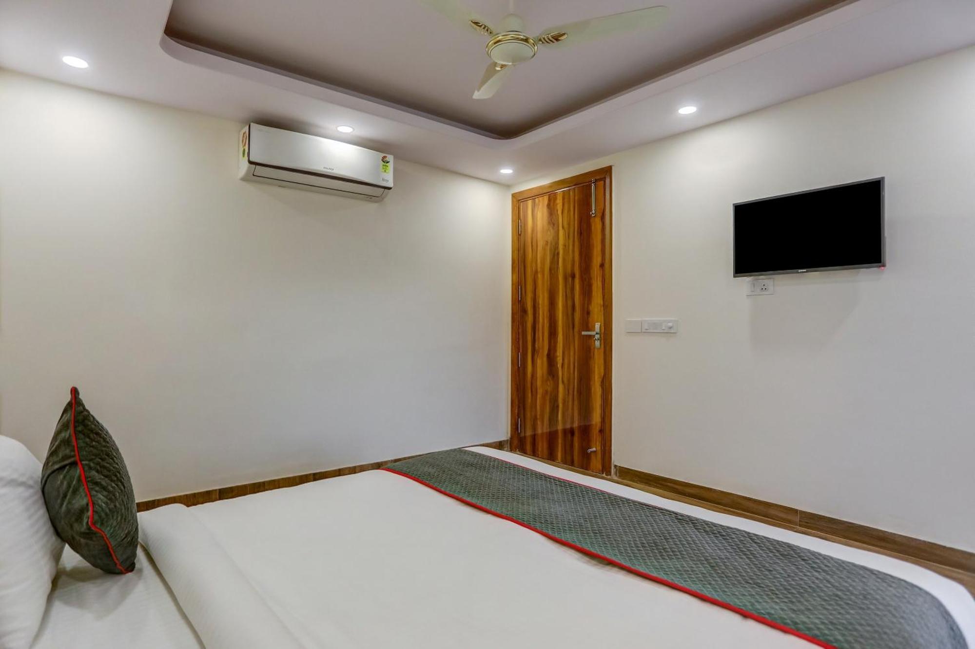 فندق Collection O The Doors Near Appu Ghar غورغاون المظهر الخارجي الصورة